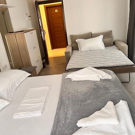 D&D Hotel Shëngjin Zewnętrze zdjęcie