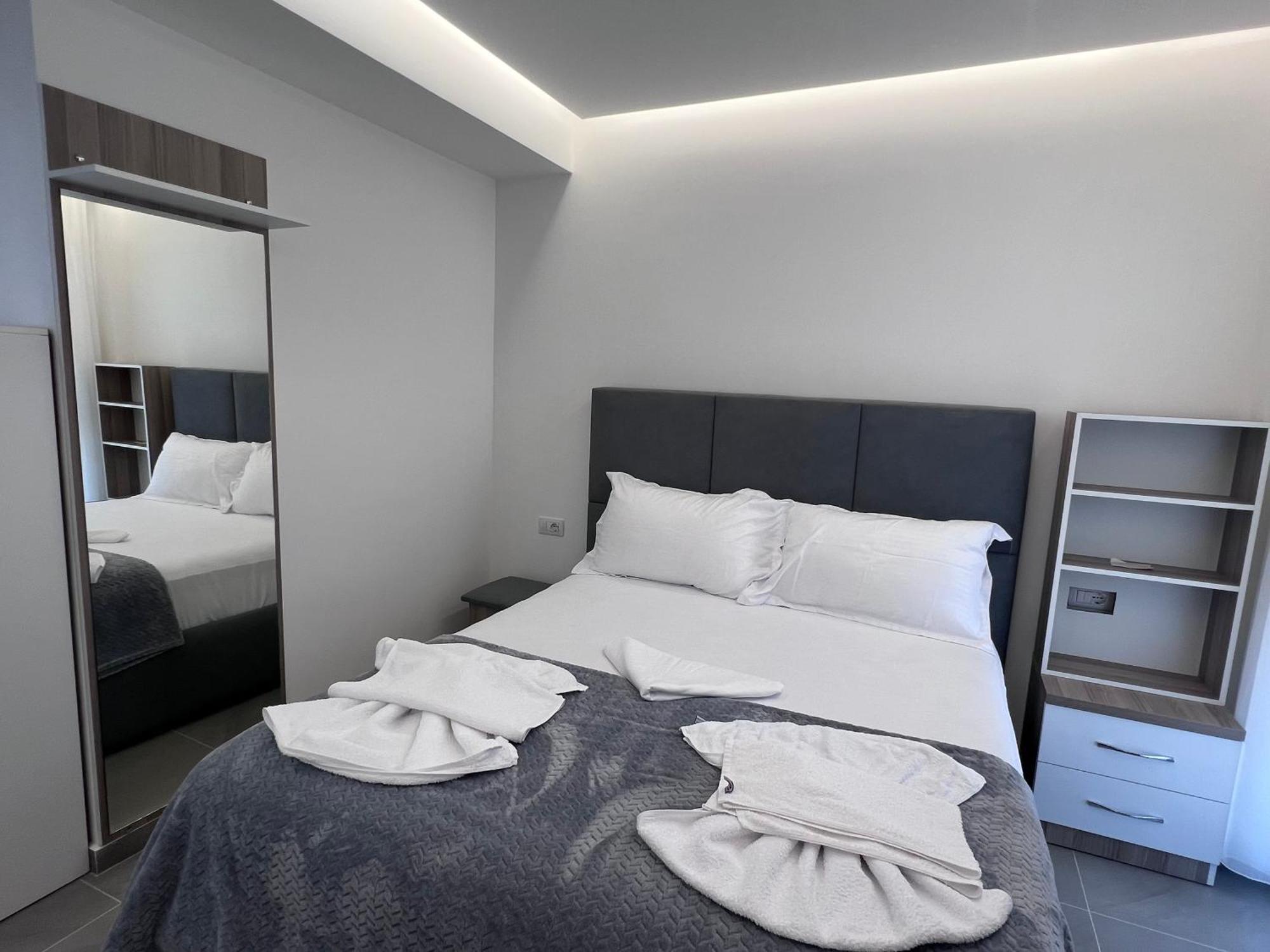 D&D Hotel Shëngjin Zewnętrze zdjęcie