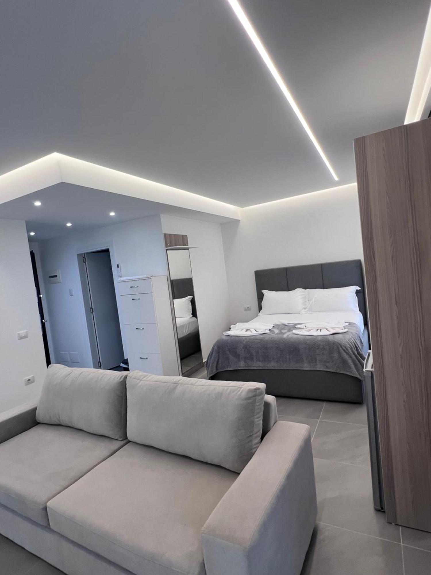 D&D Hotel Shëngjin Zewnętrze zdjęcie