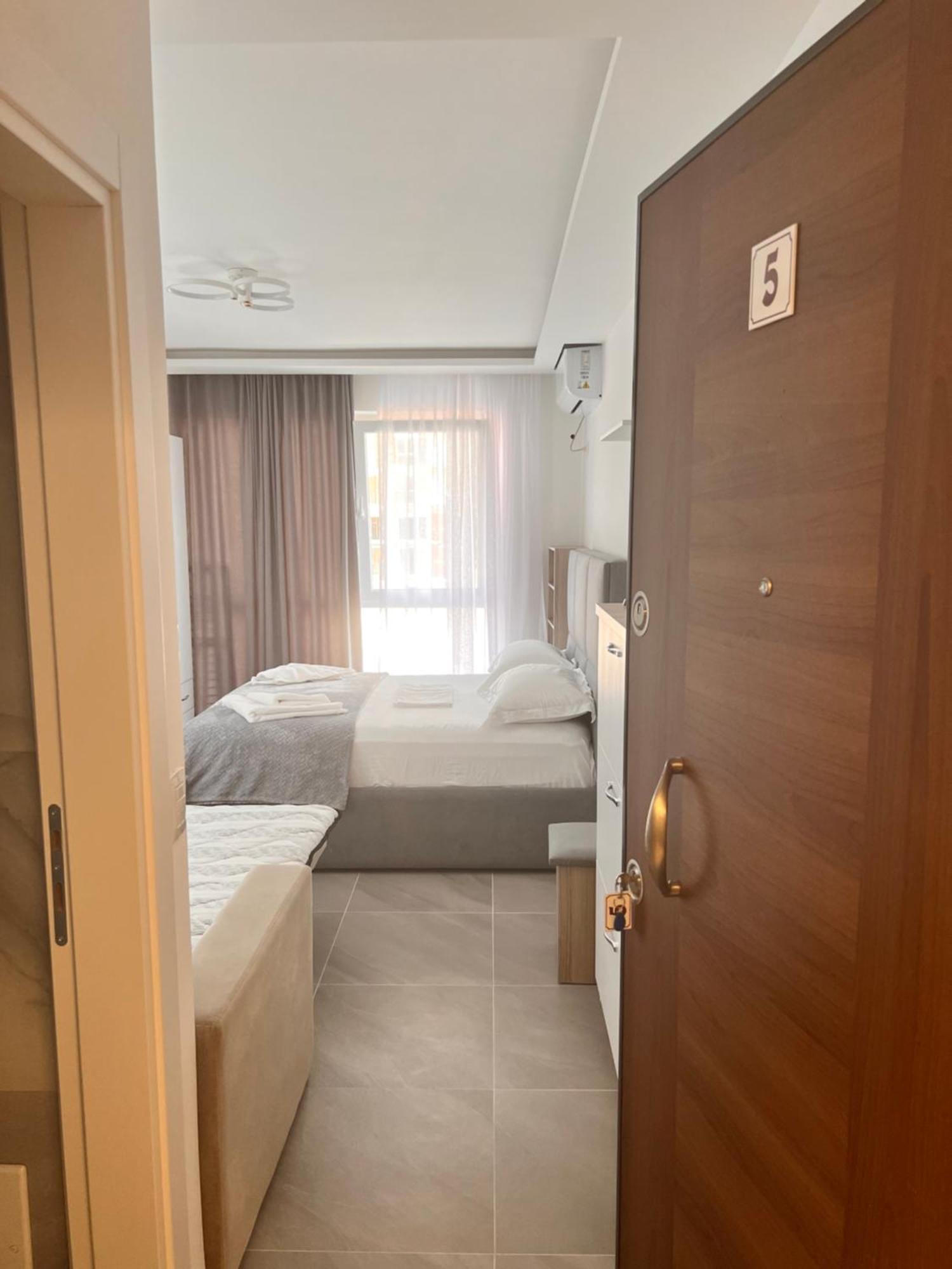 D&D Hotel Shëngjin Zewnętrze zdjęcie