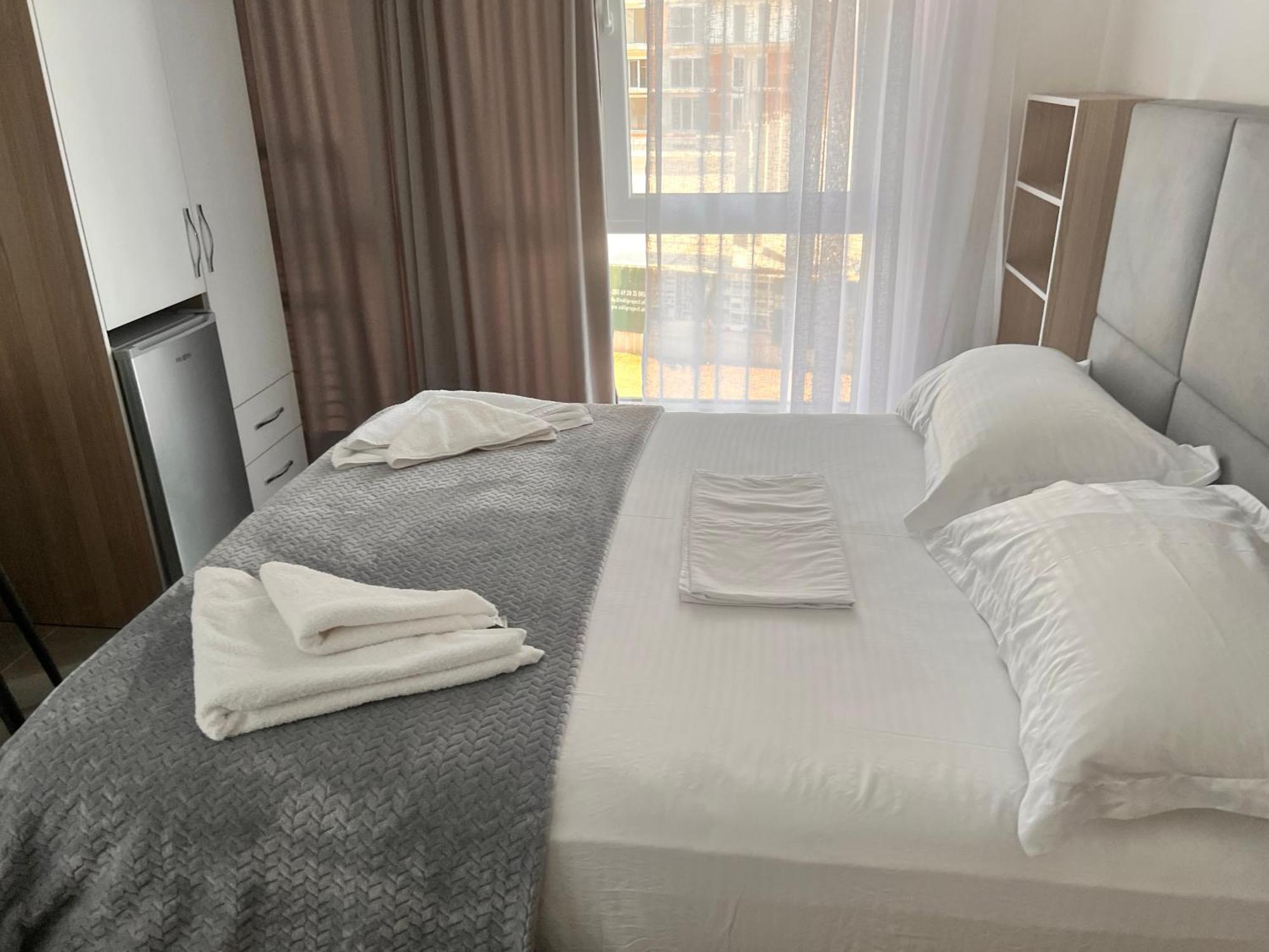 D&D Hotel Shëngjin Zewnętrze zdjęcie