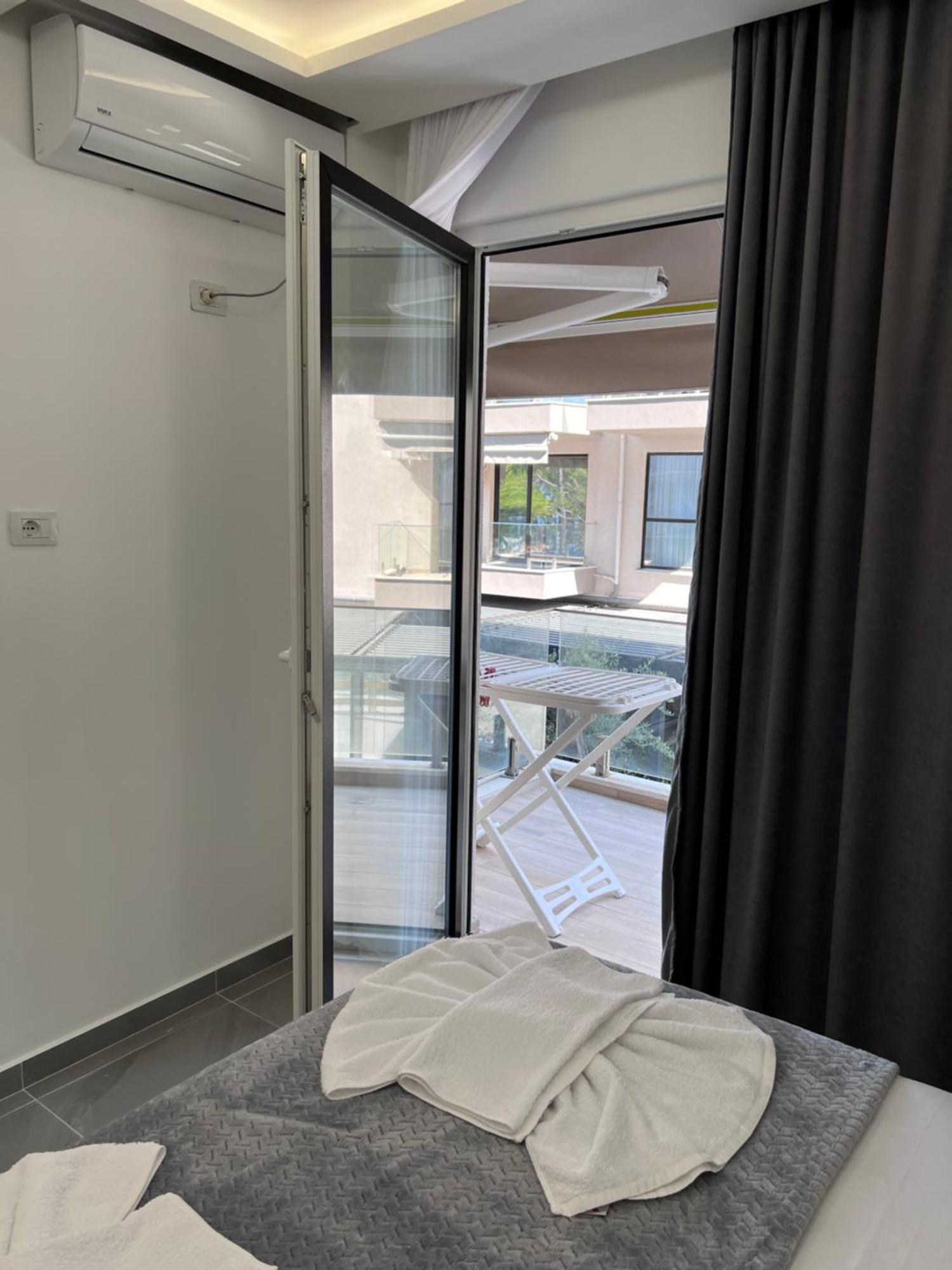 D&D Hotel Shëngjin Zewnętrze zdjęcie